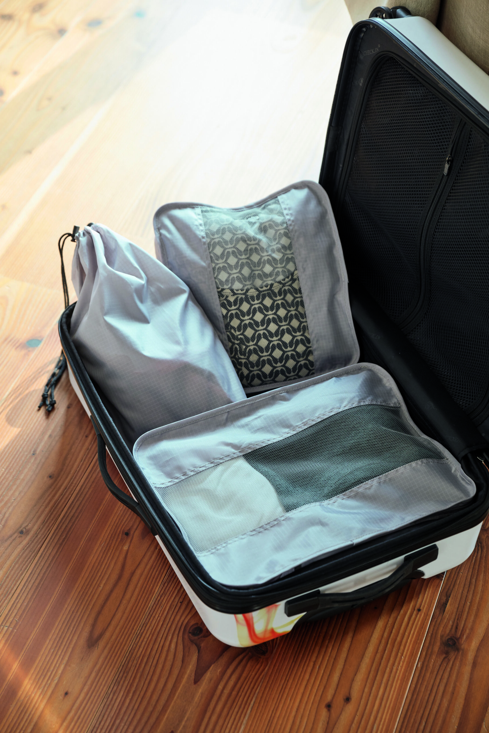 TRAVEL ATTENDANT - Set da viaggio - immagine 16